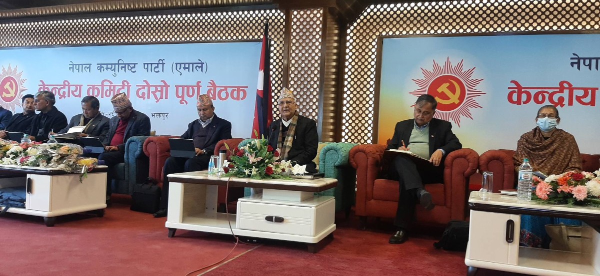 एमालेमा ९९ सदस्यीय पोलिटव्यूरो गठन गर्ने ओलीकाे प्रस्ताव (सूचीसहित)
