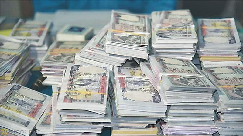 महोत्तरीमा स्रोत नखुलेको ५० लाखसहित पाँच पक्राउ