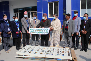 वीर र नेपाल प्रहरी अस्पताललाई स्वास्थ्य सामग्री हस्तान्तरण