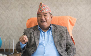 अलपत्र नेपालीको व्यवस्थापनका लागि श्रममन्त्री युएई जाँदै
