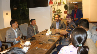 युवा तथा खेलकुद मन्त्री गहतराजसँग बंगलादेशका युवाको भेट