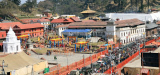 नयाँ वर्षका अवसरमा बिहानैदेखि पशुपतिनाथमा दर्शनार्थी