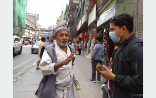 मतदाता भन्छन्- चुनावमा ढोग्दै घरघर आइपुग्छन्, जितेपछि फर्किएर हेर्दैनन्