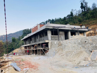 अस्पताल भवन निर्माण हुँदै