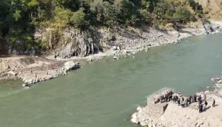 फोक्सिङटारमा अस्थायी बेलिब्रिज जडान सुरु
