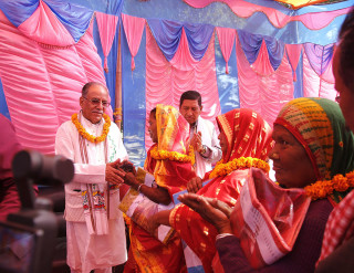 माओवादी केन्द्रका अध्यक्ष प्रचण्ड - स्वागत