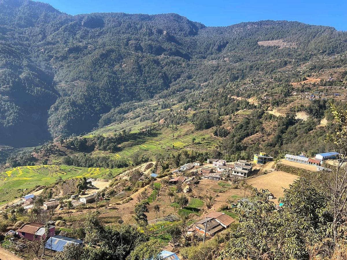 विकासले उज्यालिँदै गरेको गाउँ बसाइँ-सराइले अँध्यारो बन्दै