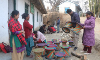 आत्मनिर्भर बनाउन ‘सीपमूलक तालिम’