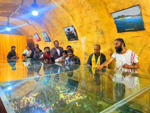 पर्यटकले दर्शन गरे शालिग्राम सङ्ग्रहालय