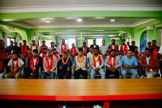 अध्यक्ष दाहाल - पार्टीमा प्रवेशीलाई स्वागत