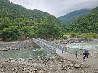 सङ्खुवा खोलामा बेलिब्रिज जडान