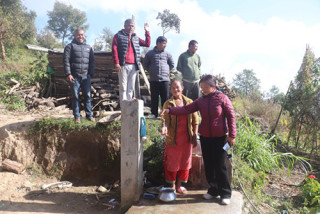 पौवादुङमाको चाँपे गाउँमा घर-घरमा धारा जडान