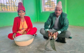 आरनको भरमा लुहार दम्पतीको जीविका