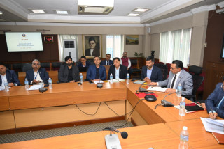 अर्थमन्त्री डा. वाग्ले : नेपालमा लगानी गरेका बहुराष्ट्रिय वीस ठूला करदाता कम्पनीका प्रतिनिधिसँग छलफल