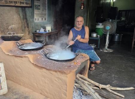 चुच्चे खोलाको खुवा, हेटौँडाको कोसेली