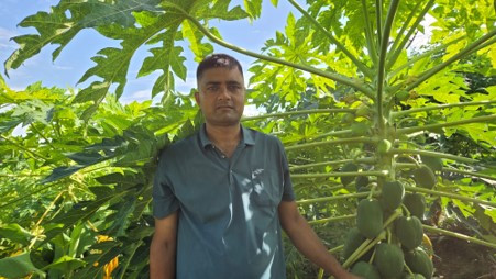 प्रहरीबाट अवकाशपछि कृषि पेसामा रमाइरहेका विष्ट